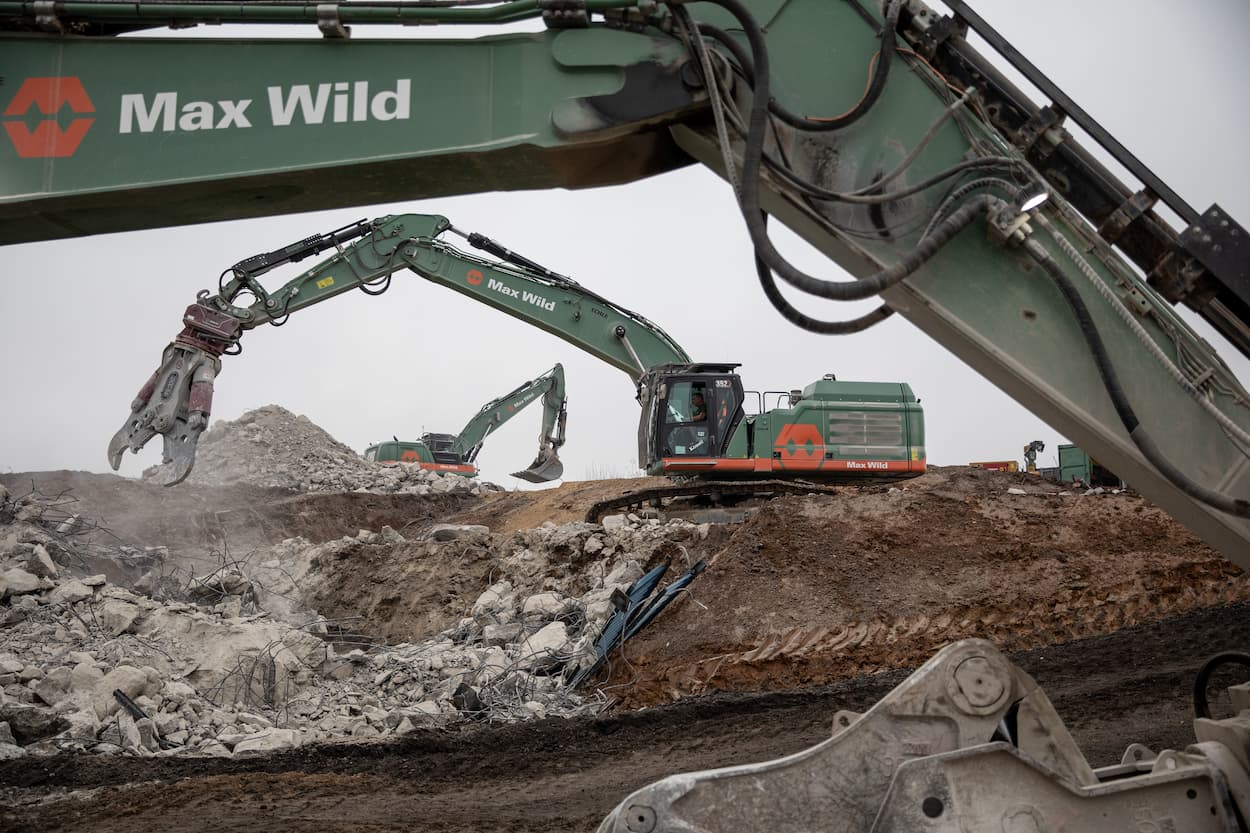 Facharbeiter im Abbruch bei Max Wild